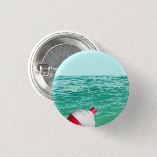 魚釣りボバーインウォーター 缶バッジ (正面&裏面)