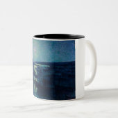 魚釣りボートの月明かり（カマレット、フランス） ツートーンマグカップ (正面右)