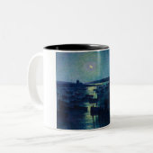 魚釣りボートの月明かり（カマレット、フランス） ツートーンマグカップ (正面左)