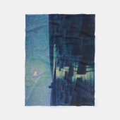 魚釣りボートの月明かり（カマレット、フランス） フリースブランケット (正面)