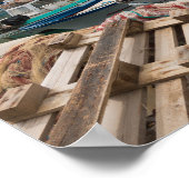 魚釣りボートはカステランマーレデルゴルフォ港にある ポスター (角)