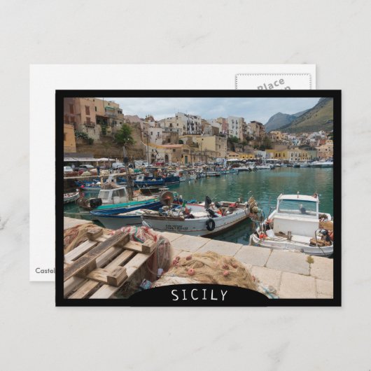 魚釣りボートはカステランマーレデルゴルフォ港にある ポストカード (正面/裏面)
