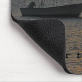 魚釣りボートアットサンセットオレンジスカイ航海の マウスパッド (コーナー)