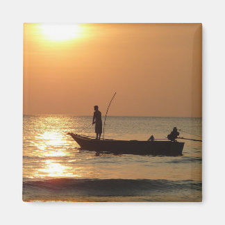 魚釣りボートアットサンセット マグネット