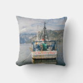魚釣りボートアットザピクトレスクベイ クッション (正面)