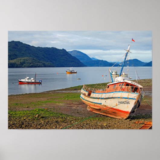 魚釣りボート，チリ，ホルノピレン ポスター (正面)