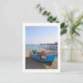 魚釣りボートatボグナーレジスサセックスUK ポストカード (スタンド正面)