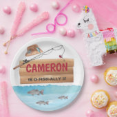 魚釣りリールがおもしろいに入っている。 ペーパープレート (パーティー)