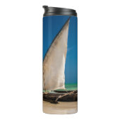 魚釣り伝統的ボートのビーチ タンブラー (回転右)