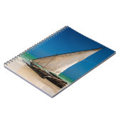 魚釣り伝統的ボートのビーチ ノートブック (左側)