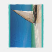 魚釣り伝統的ボートのビーチ フリースブランケット (正面)