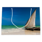 魚釣り伝統的ボートのビーチ ラージペーパーバッグ (正面)