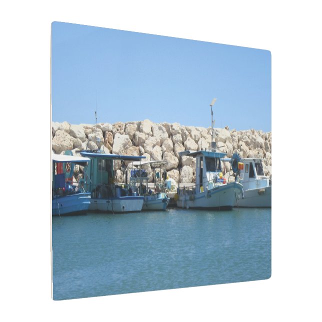 魚釣り地中海のボーツインブルーシーデザイン メタルプリント (アングル)