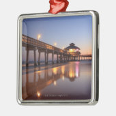 魚釣り桟橋、Fort Myersのビーチの日没、 メタルオーナメント (左)