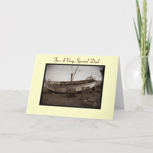 魚釣り用のロブスターポット上のビーチ付きパパ カード (正面)