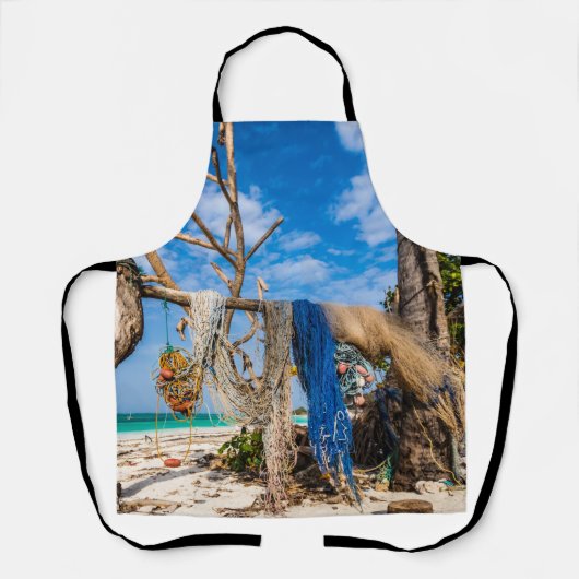 魚釣り網がビーチ上で乾燥 エプロン (正面)
