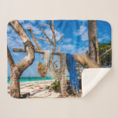 魚釣り網がビーチ上で乾燥 シェルパブランケット (正面(横))