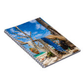 魚釣り網がビーチ上で乾燥 ノートブック (右側)