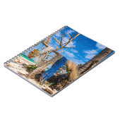 魚釣り網がビーチ上で乾燥 ノートブック (左側)