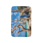 魚釣り網がビーチ上で乾燥 バスマット (正面縦)