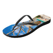 魚釣り網がビーチ上で乾燥 ビーチサンダル (アングル)