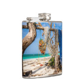 魚釣り網がビーチ上で乾燥 フラスク (右)