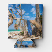 魚釣り網がビーチ上で乾燥 缶クーラー (正面)