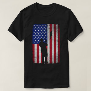 魚釣り7月4日アメリカ国旗の漁師 Tシャツ