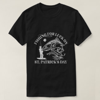 魚釣りfor luck on St. Patrick's Day Trout Fly Tシャツ