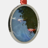 魚、池のコイのカープ メタルオーナメント (右)