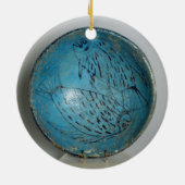 魚(faience)と飾られる皿 セラミックオーナメント (裏面)