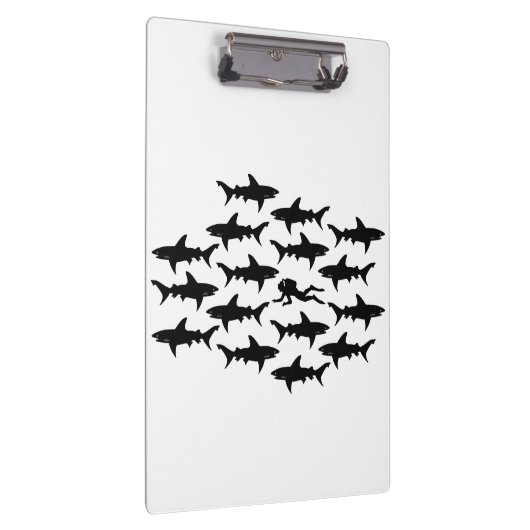 鮫の学校とのスキューバダイバーの水泳 クリップボード (右)