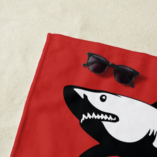 鮫の攻撃-平静を保って下さい及びより速く泳いで下さい ビーチタオル (インサイチュ)