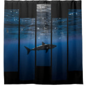 鮫タンク:  青および黒 シャワーカーテン (正面)