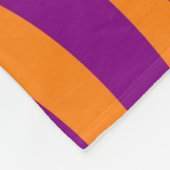 鮮やかなオレンジとパープルのゼブラストライプ バイタミンカラーの春の装い フリースブランケット (角)