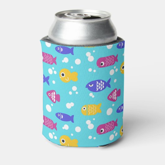 鮮やかなカラフルなキャラクターの魚柄 ブルー 缶クーラー (缶裏面)