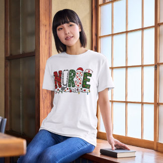 鮮やかなクリスマスのナースのデザイン トライブレンドTシャツ
