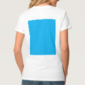 鮮やかなシアンブルーの背景 | 夏のミニマルスタイル Tシャツ (裏面)