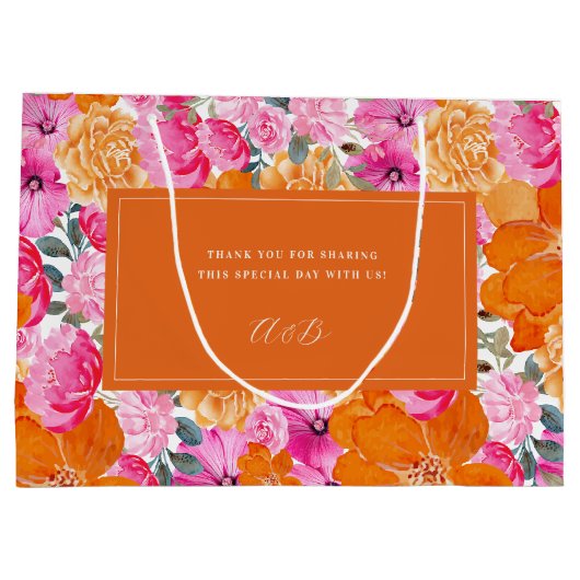鮮やかなピンクとオレンジのガーデン フラワーネーム ウェディング ラージペーパーバッグ (裏面)