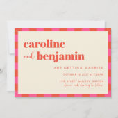 鮮やかなピンクとオレンジのチェッカーボード柄の結婚式 招待状 (正面)