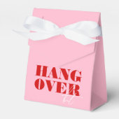 鮮やかなピンクと赤のバチェロレッテパーティー・ハングオーバーキット フェイバーボックス (正面サイド)