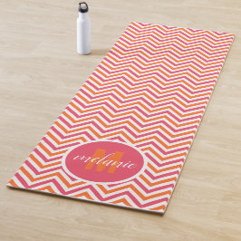 鮮やかなピンクのオレンジ色のシボロンモノグラム ヨガマット