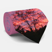 鮮やかなピンクの日の出 ネクタイ (ロール)