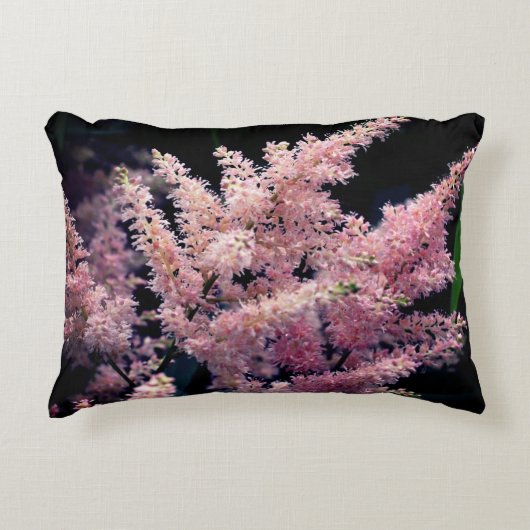 鮮やかなピンクの花が閉まる アクセントクッション (正面)