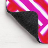 鮮やかなピンクの赤い織りパターン(の模様が)ある物 マウスパッド (コーナー)