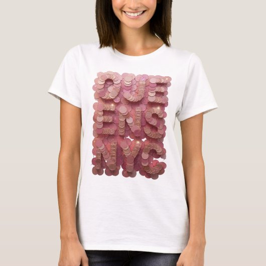 鮮やかなピンクのQUEENS+NYC大胆デザイン Tシャツ (正面)