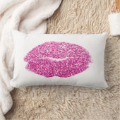 鮮やかなピンクリップグリッターホワイトメイクアップキス ランバークッション (ブランケット)