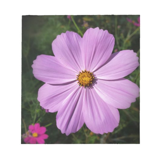 鮮やかなピンク色の花 ノートパッド (正面)