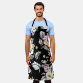 鮮やかなフローラ水色:黒い背景 エプロン (着用した状態)