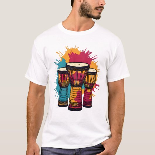 鮮やかな三つのジェンベのドラム Tシャツ (正面)